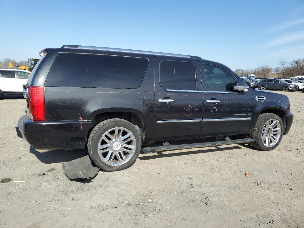 2011 Cadillac Escalade - Image 3