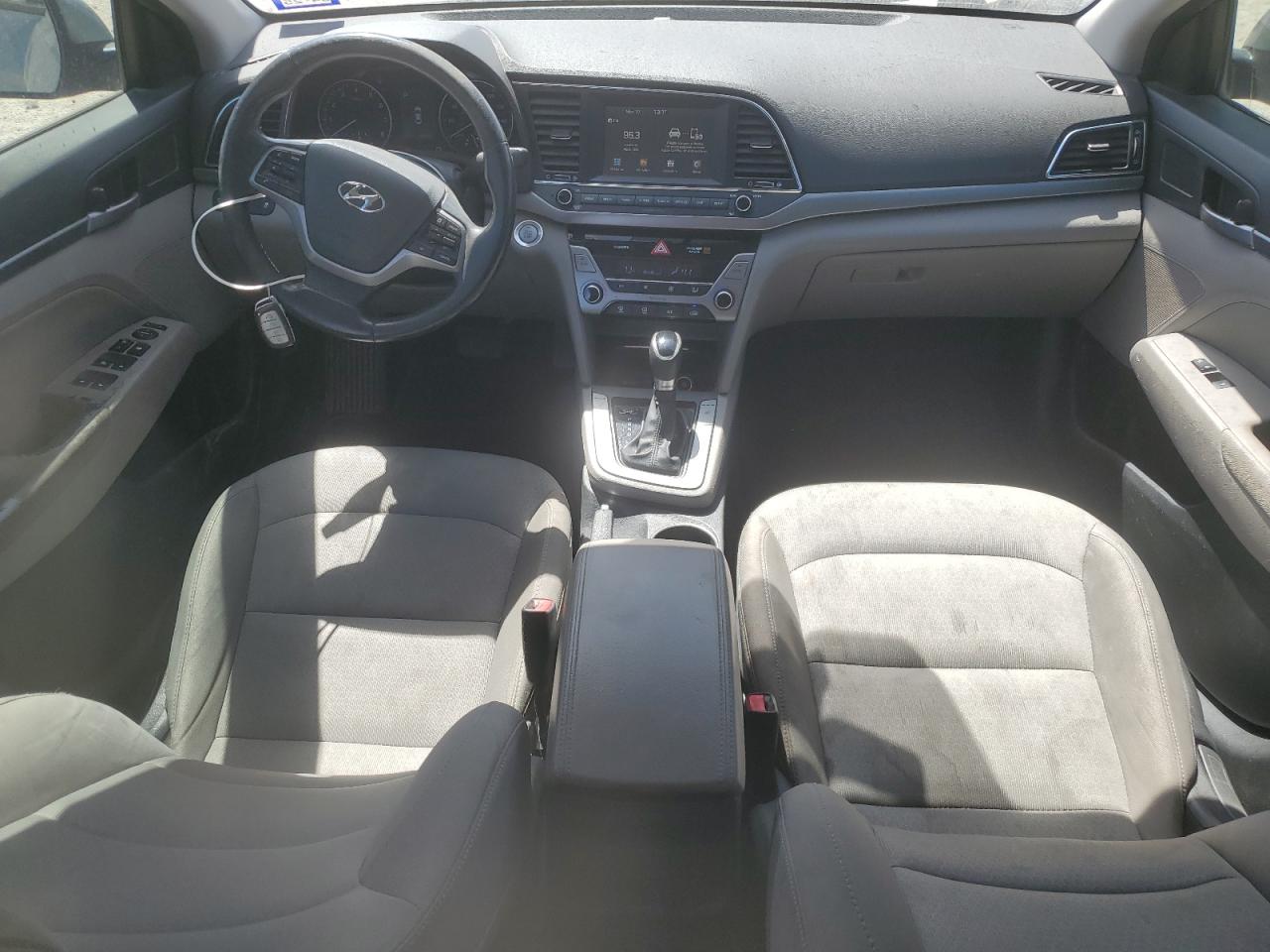 2017 Hyundai Elantra - Image 8