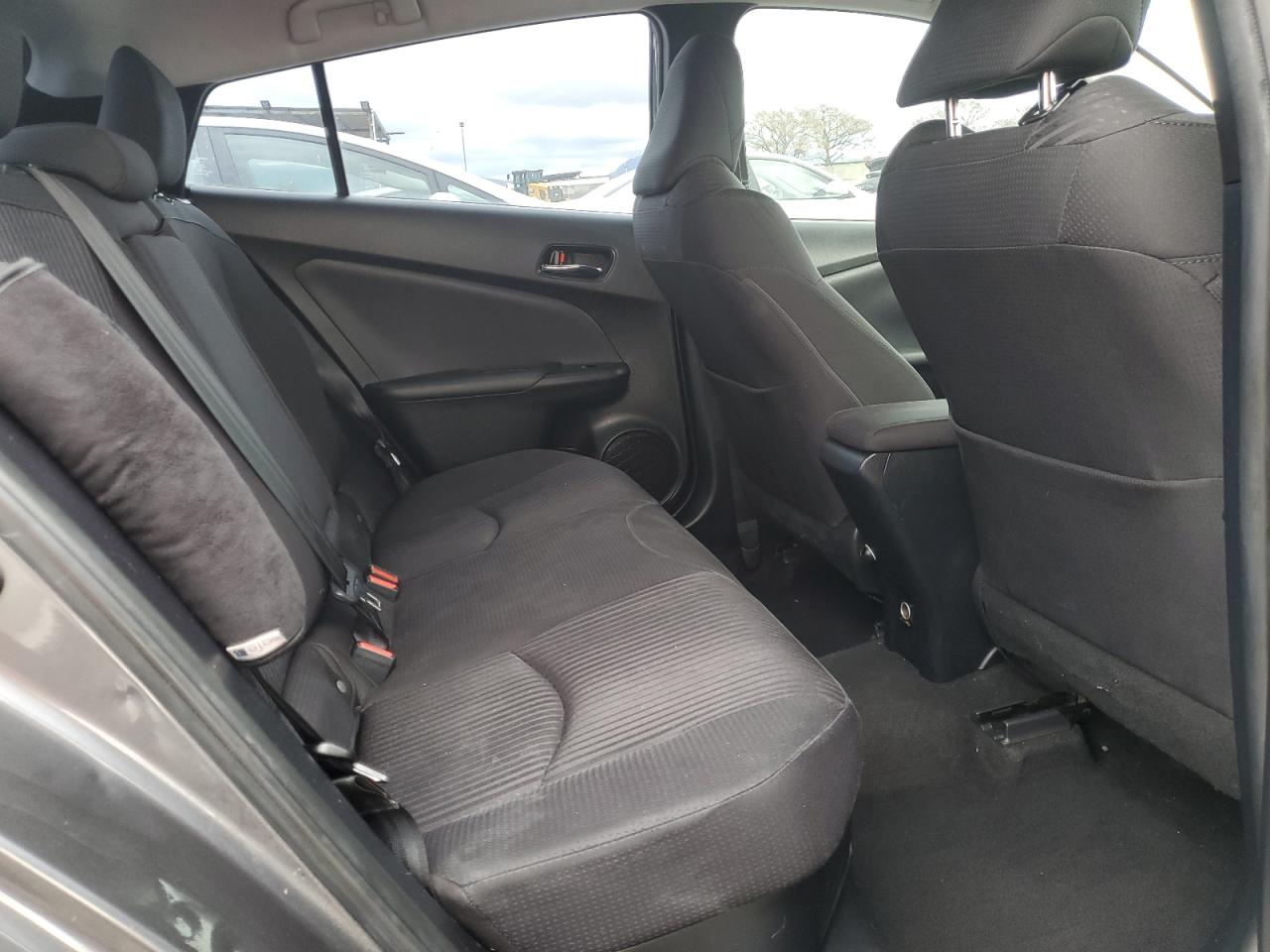2017 Toyota Prius - Image 10