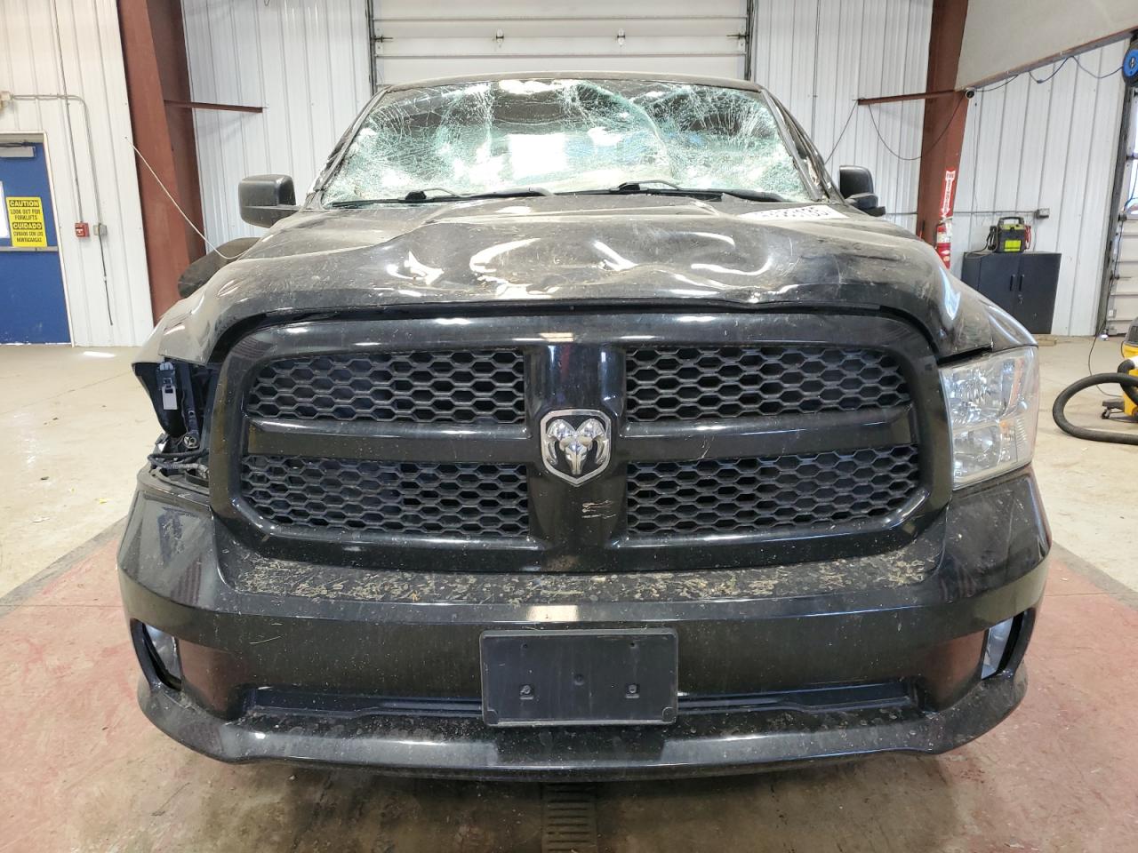 2016 RAM 1500 - Image 5
