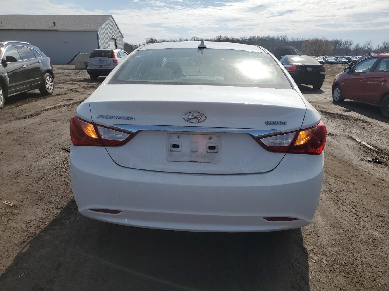 2011 Hyundai Sonata - Image 6