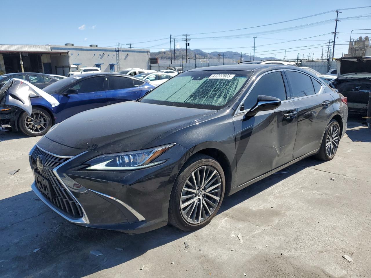2023 Lexus ES - Image 1