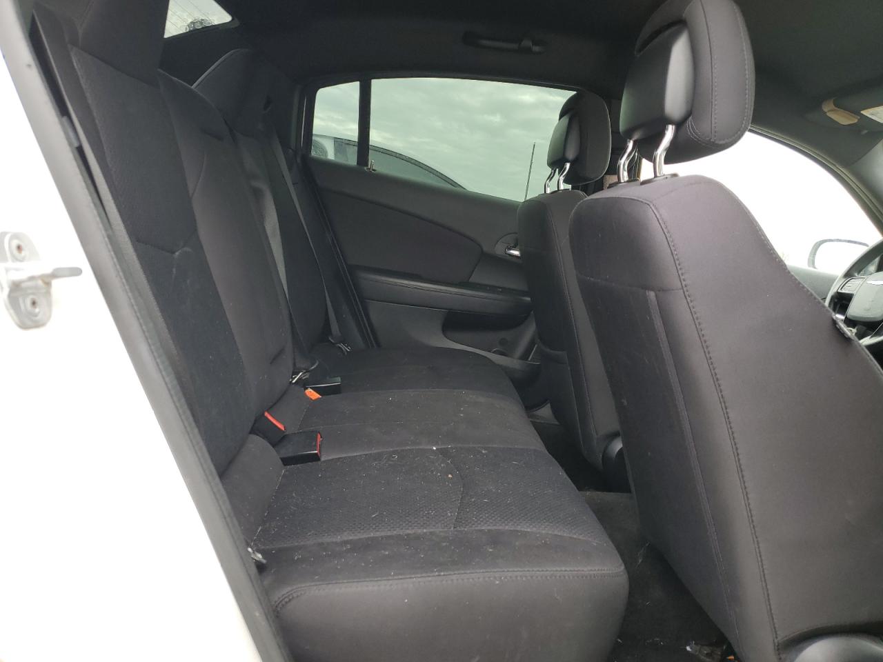 2012 Chrysler 200 - Image 10