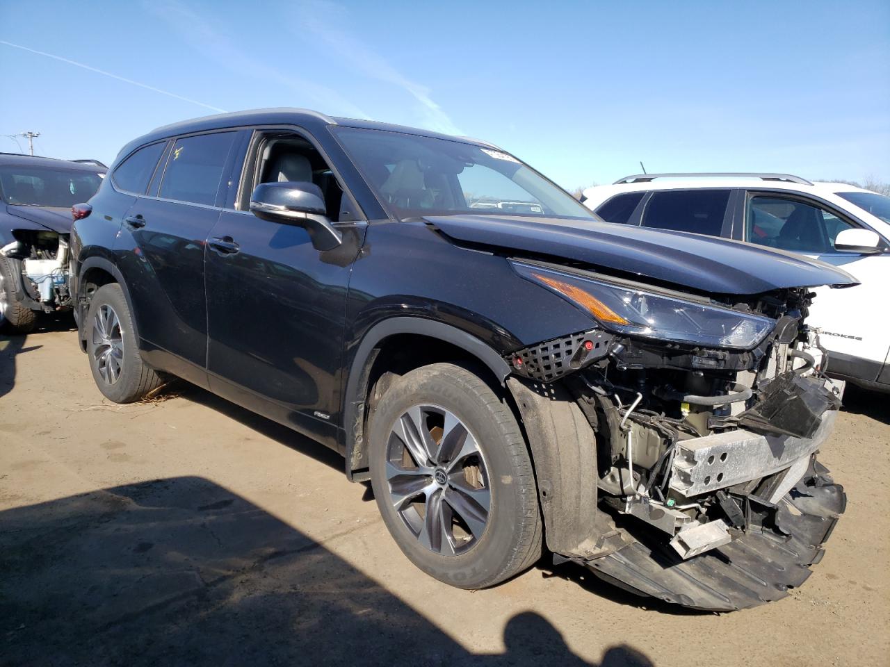 2022 Toyota Highlander - Image 4