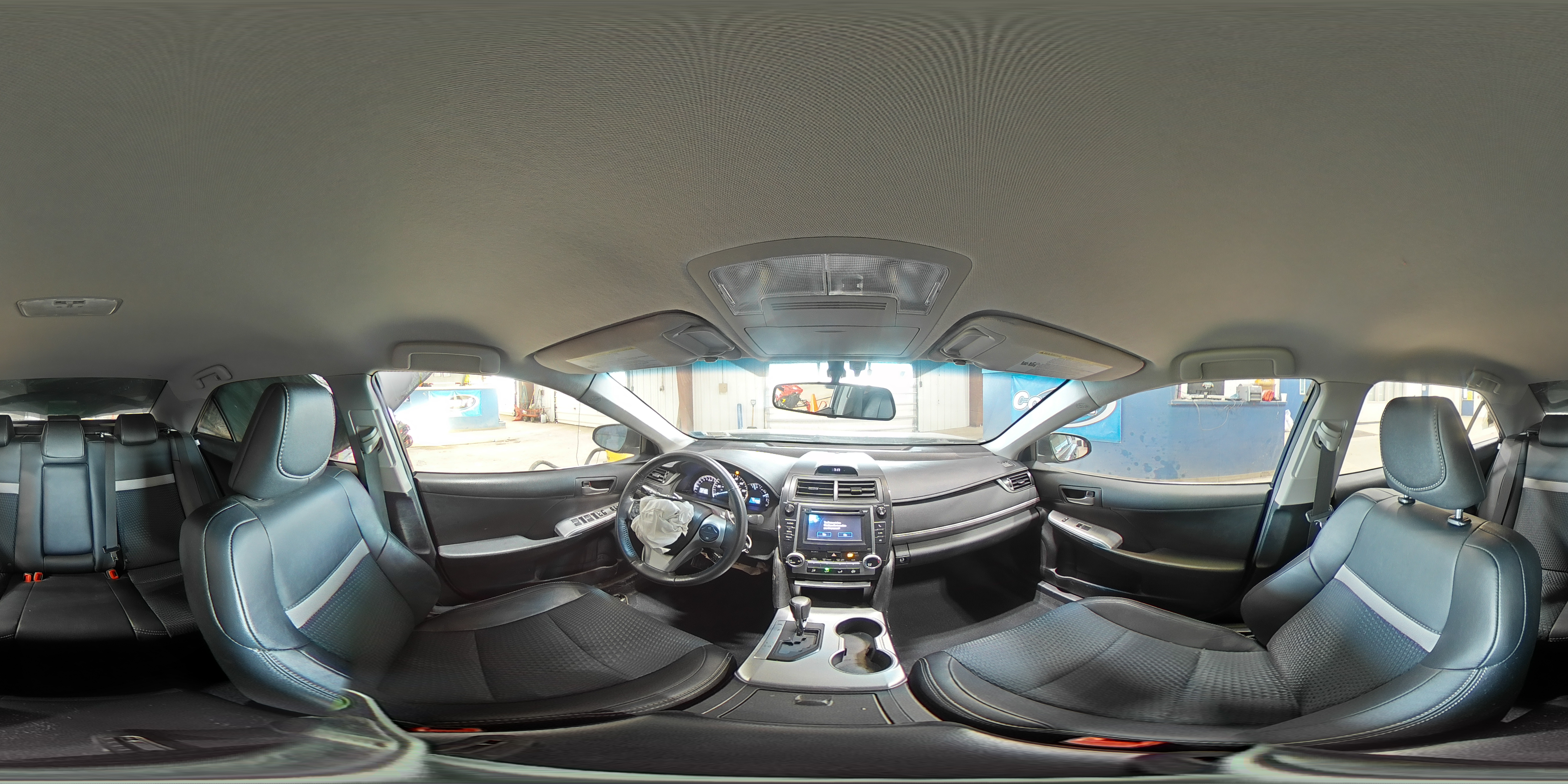 2012 Toyota Camry - Image 12
