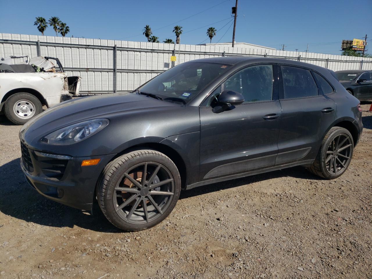 2017 Porsche Macan  للبيع في Mercedes، TX - Side