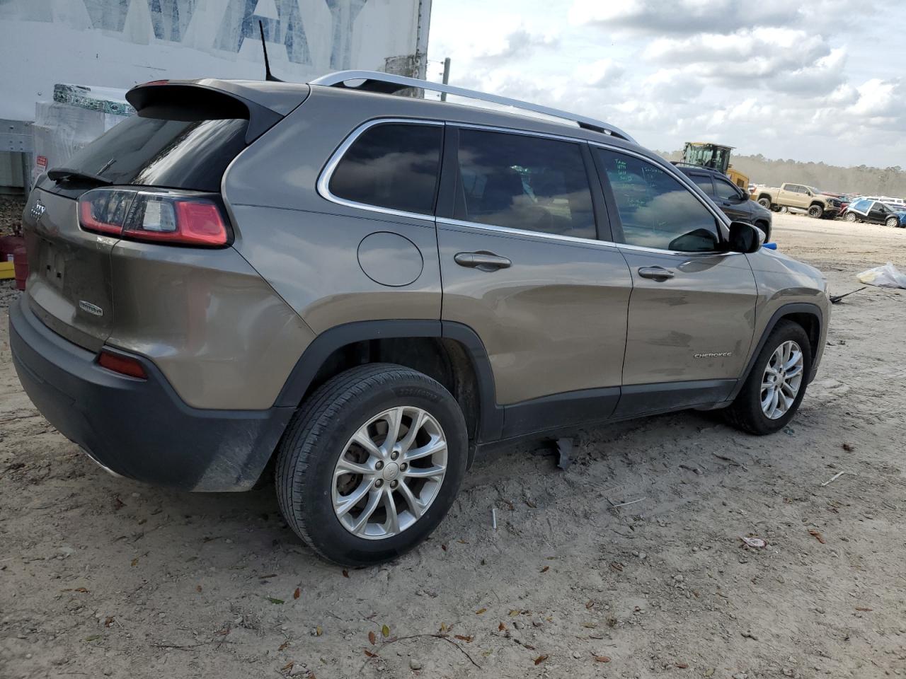 2019 Jeep Grand Cherokee - Image 3