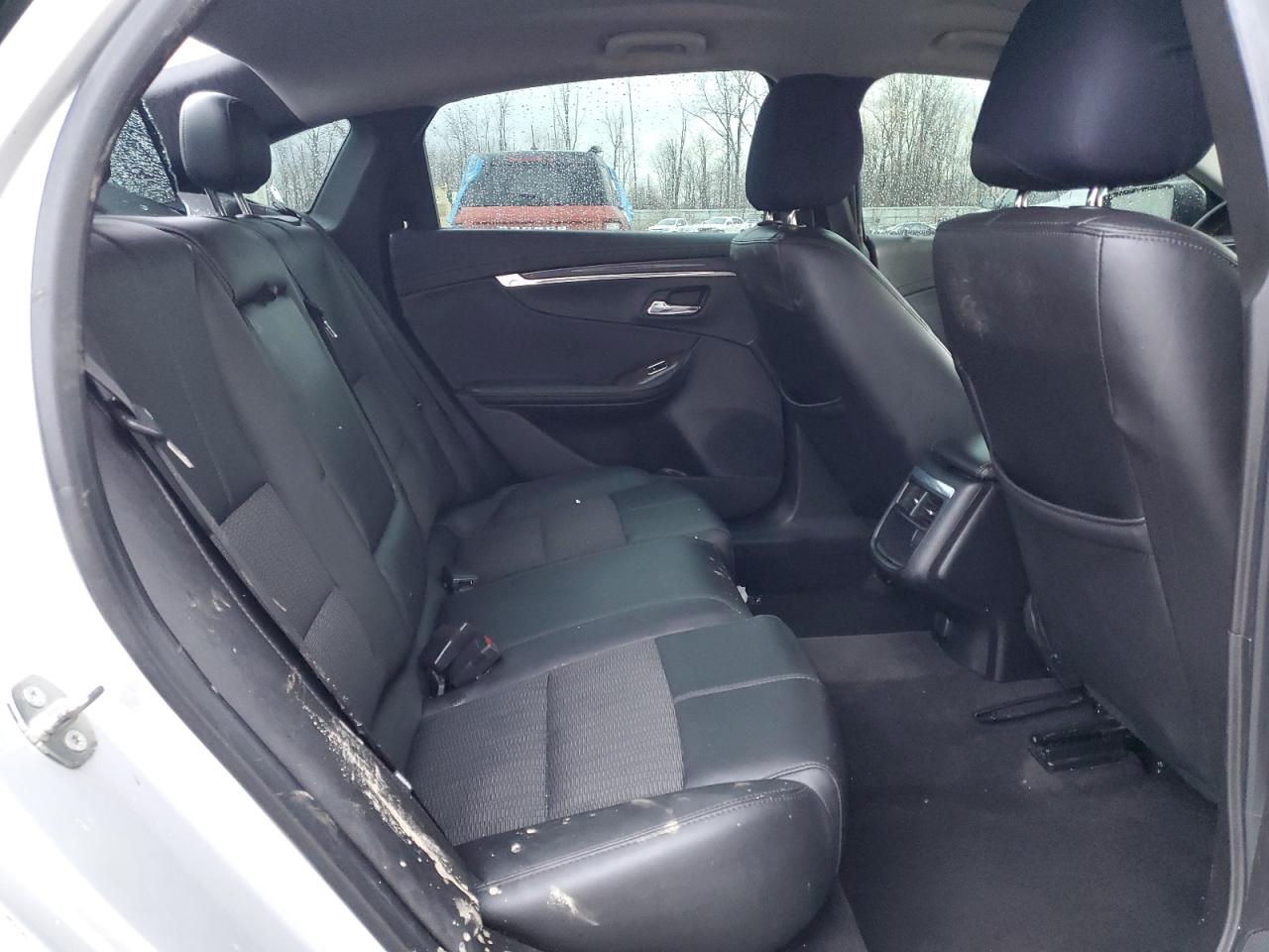 2015 Chevrolet Impala - Image 11