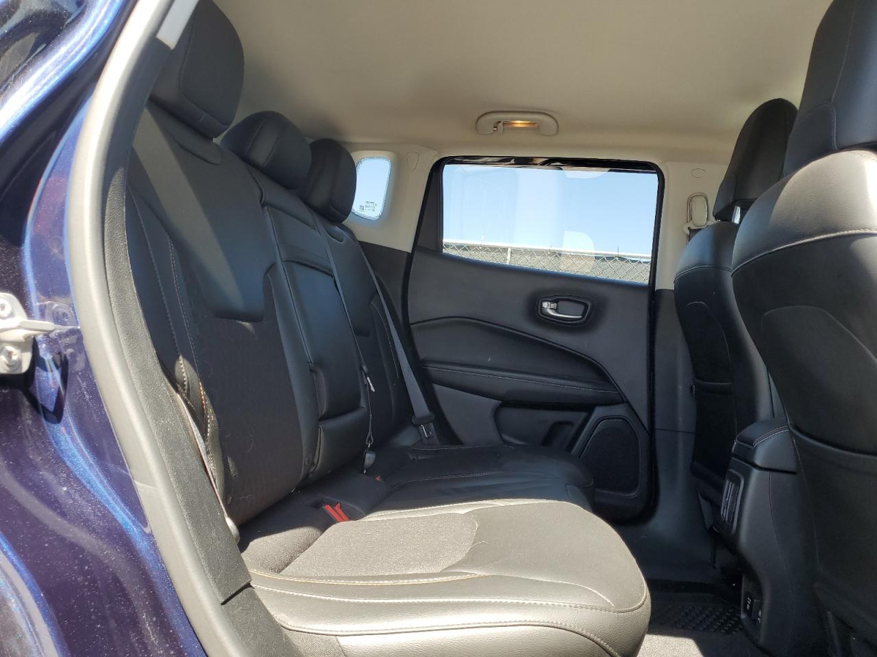 2018 Jeep Compass - Image 11