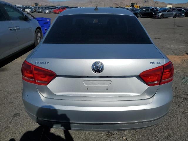  VOLKSWAGEN PASSAT 2013 Серебристый