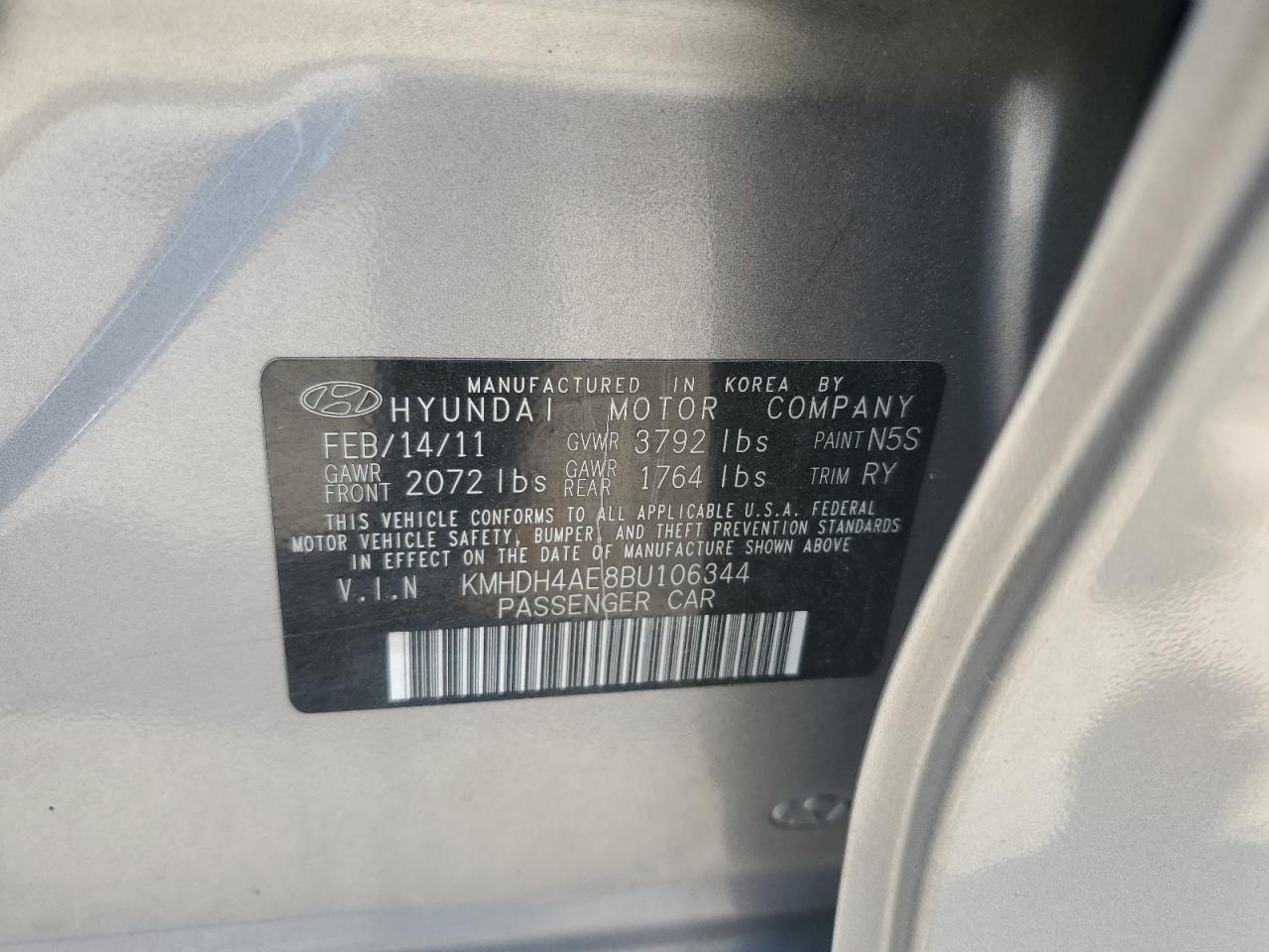 2011 Hyundai Elantra - Image 12