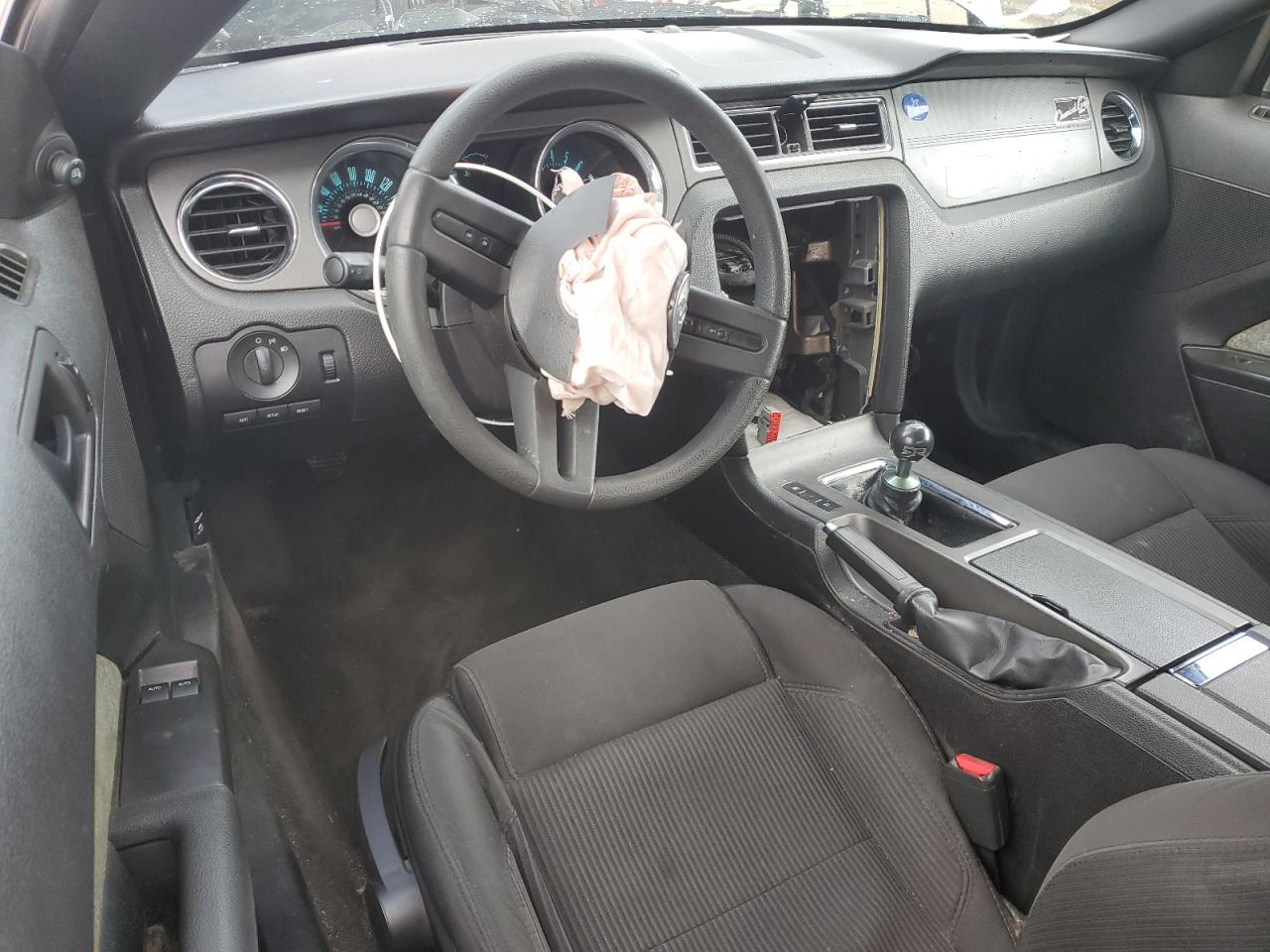 2011 Ford Mustang - Image 8