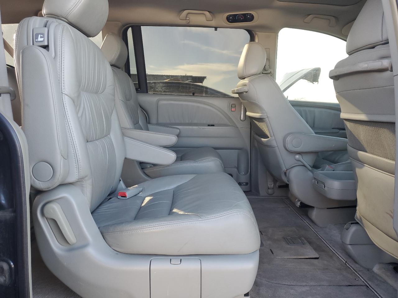 2006 Honda Odyssey - Image 11