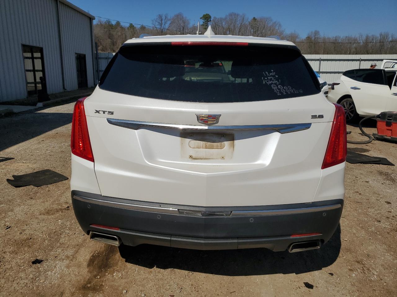 2017 Cadillac XT5 - Image 6