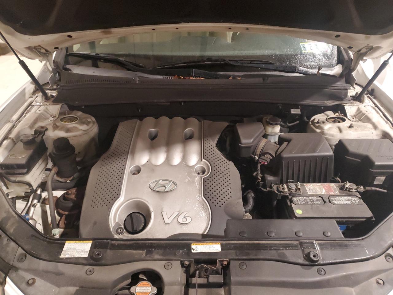 2009 Hyundai Santa Fe - Image 11