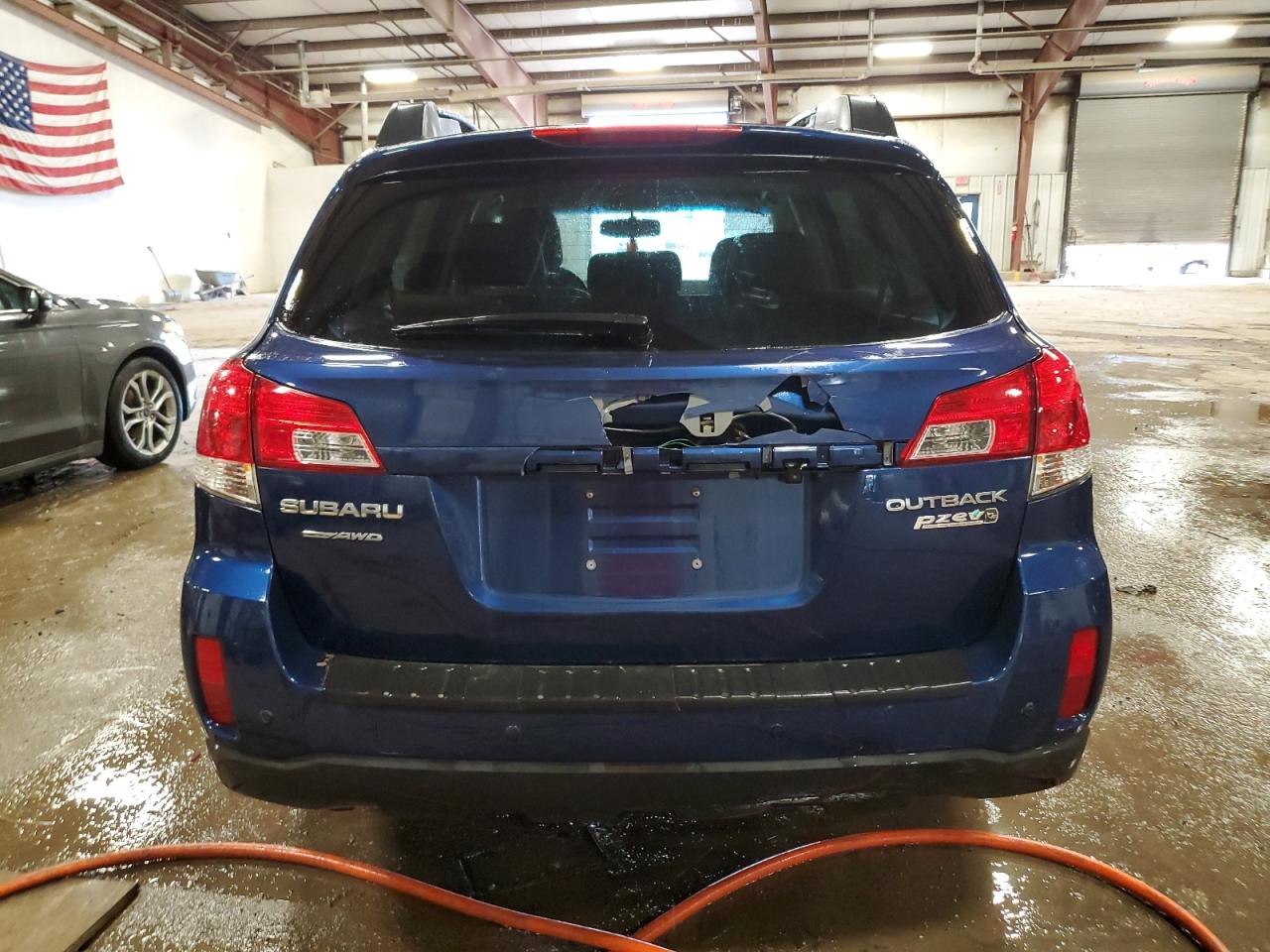 2010 Subaru Outback - Image 6