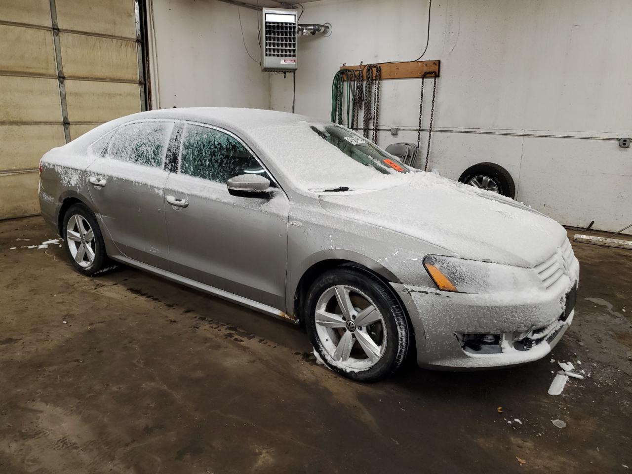 2014 Volkswagen Passat - Image 4