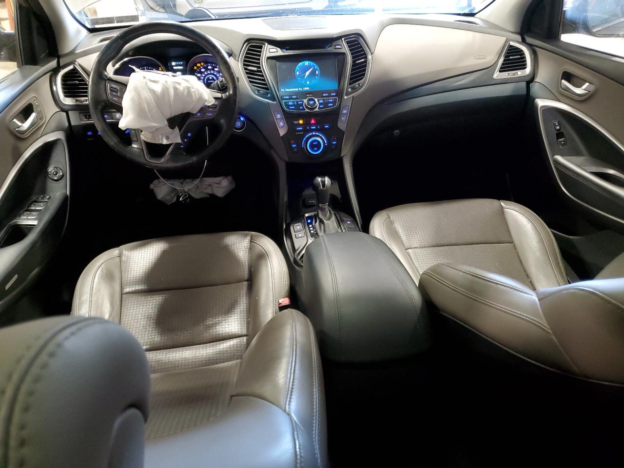 2014 Hyundai Santa Fe - Image 8