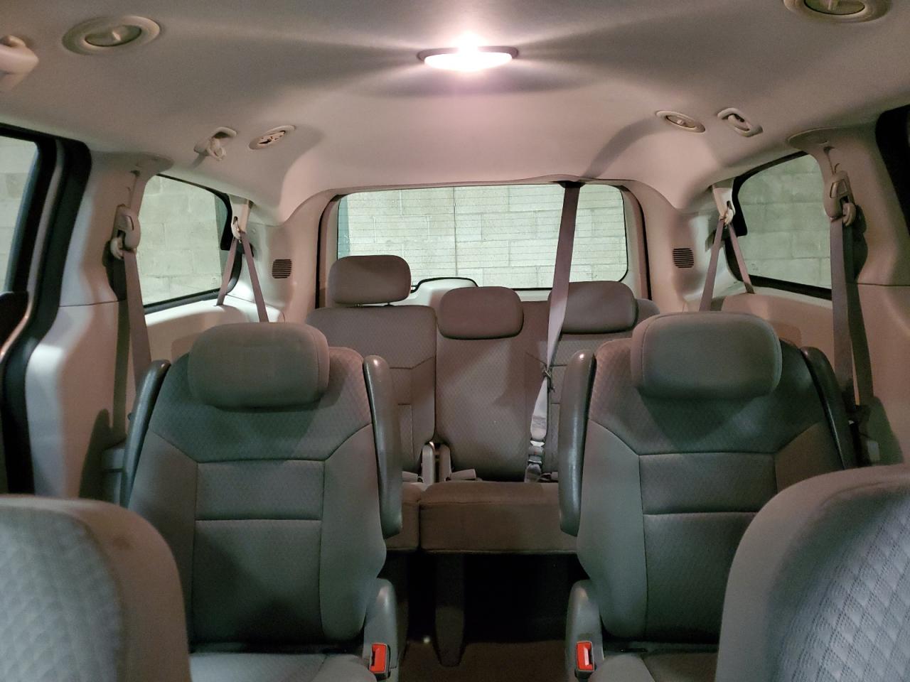 2010 Dodge Caravan - Image 10