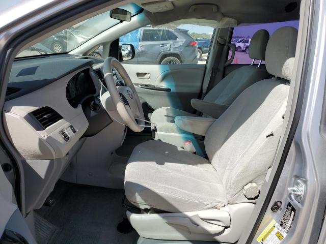  TOYOTA SIENNA 2012 Серебристый