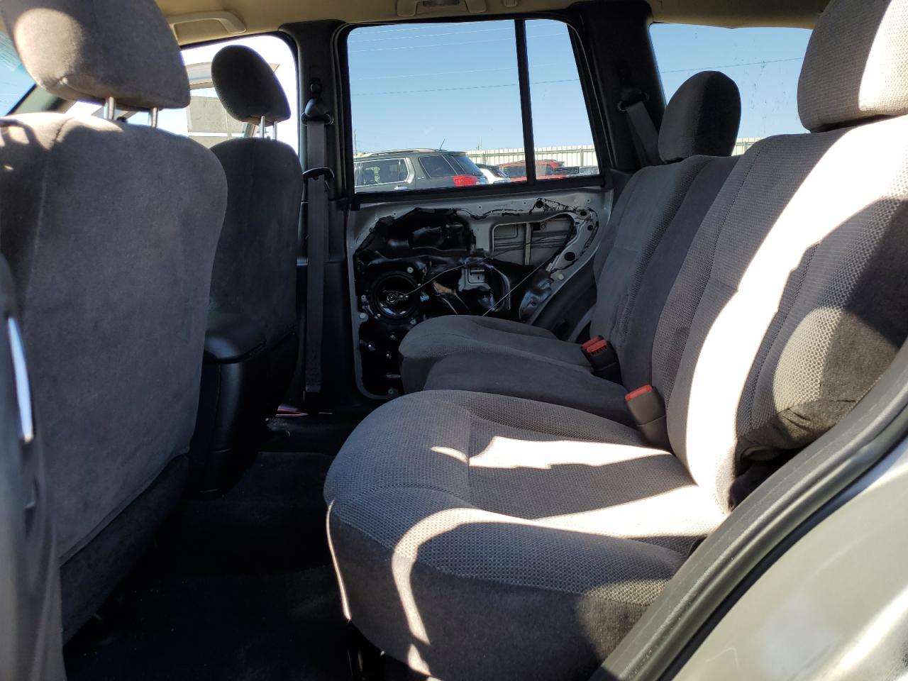 2000 Jeep Grand Cherokee - Image 11