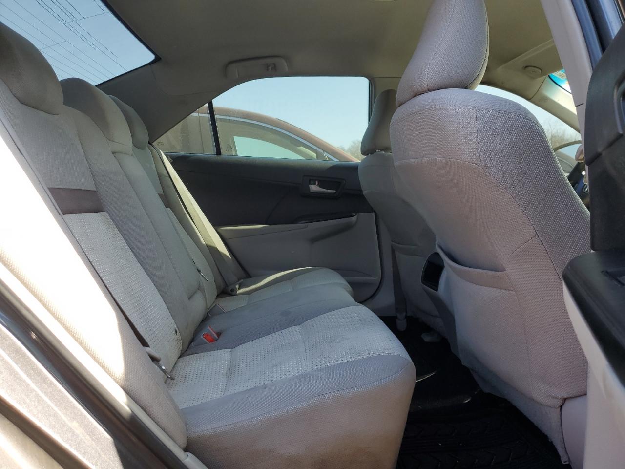 2014 Toyota Camry - Image 10