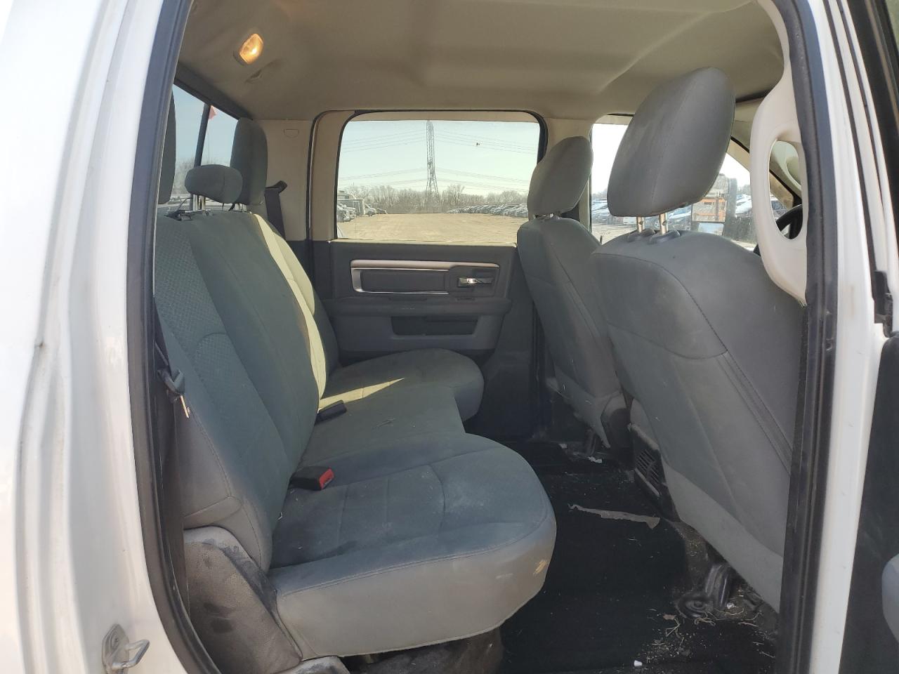 2015 RAM 3500 - Image 10