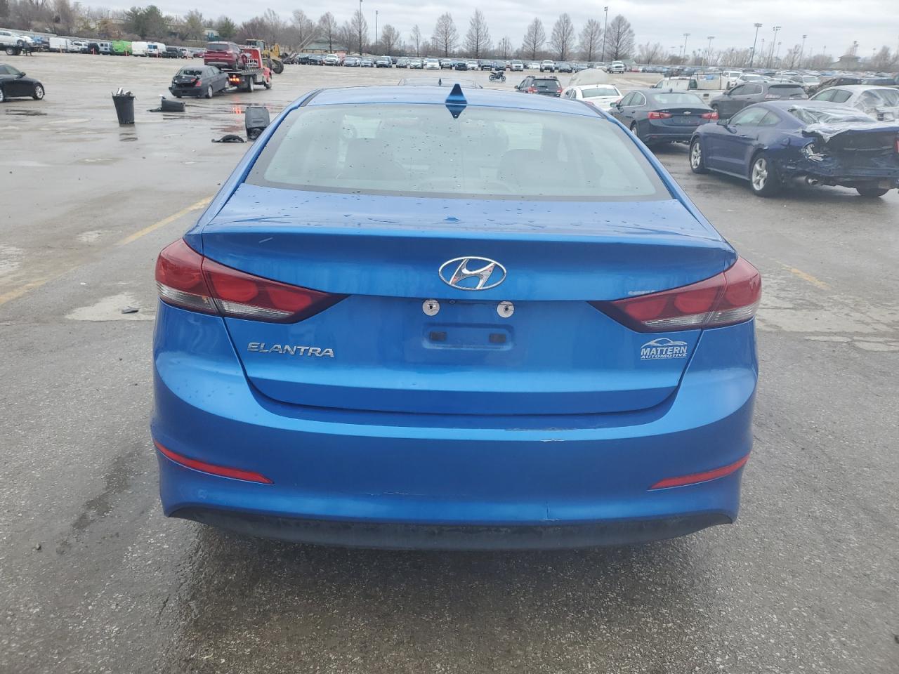 2017 Hyundai Elantra - Image 6