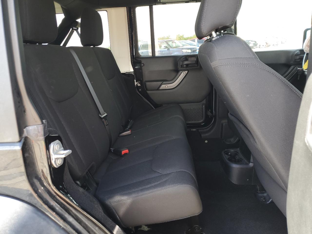 2016 Jeep Wrangler - Image 11