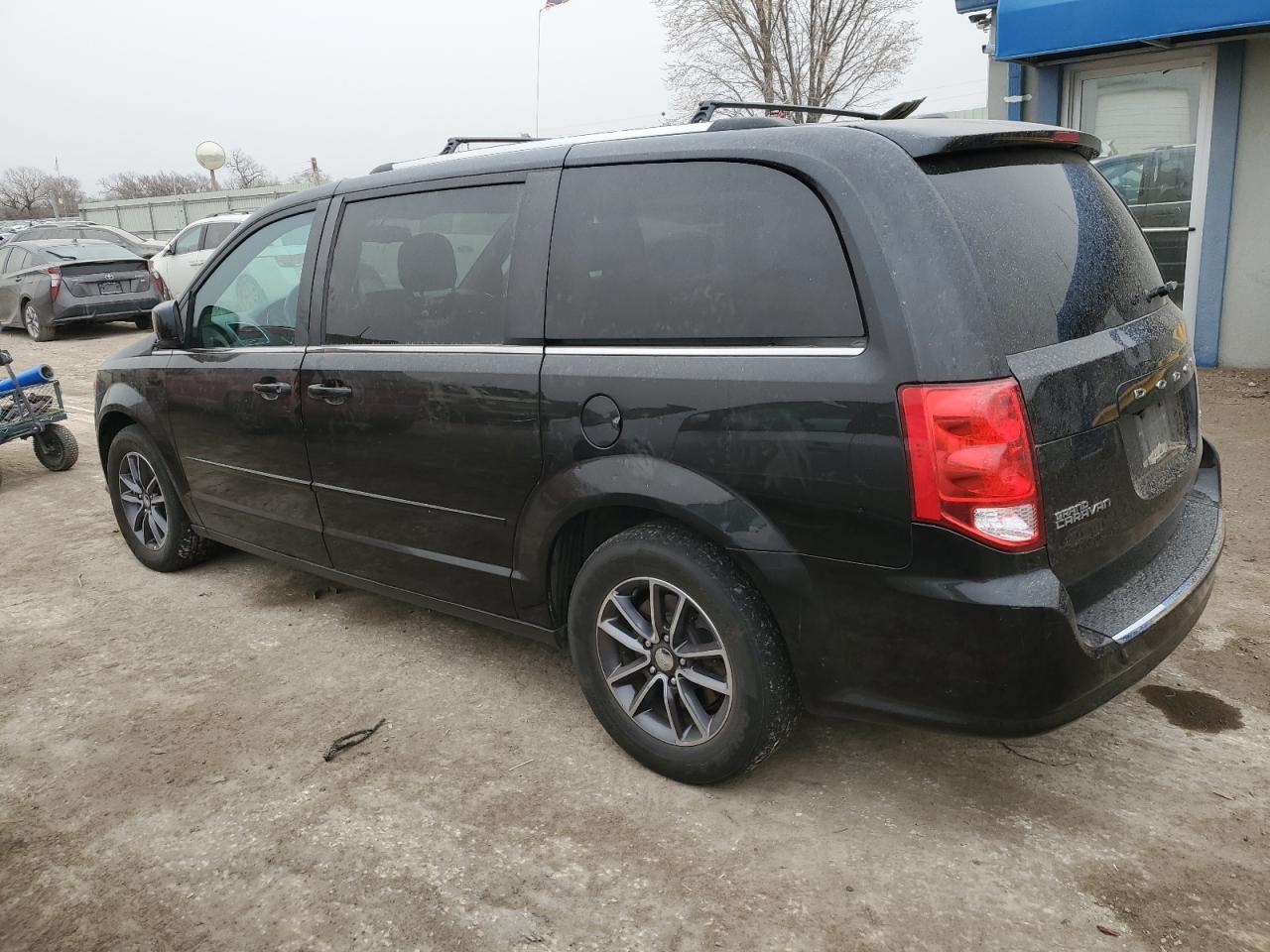 2017 Dodge Caravan - Image 2