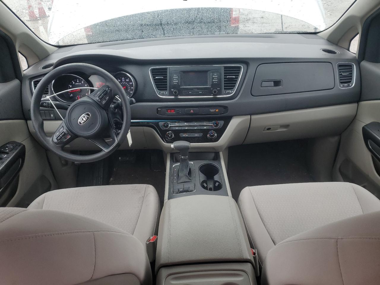 2017 Kia Sedona - Image 8