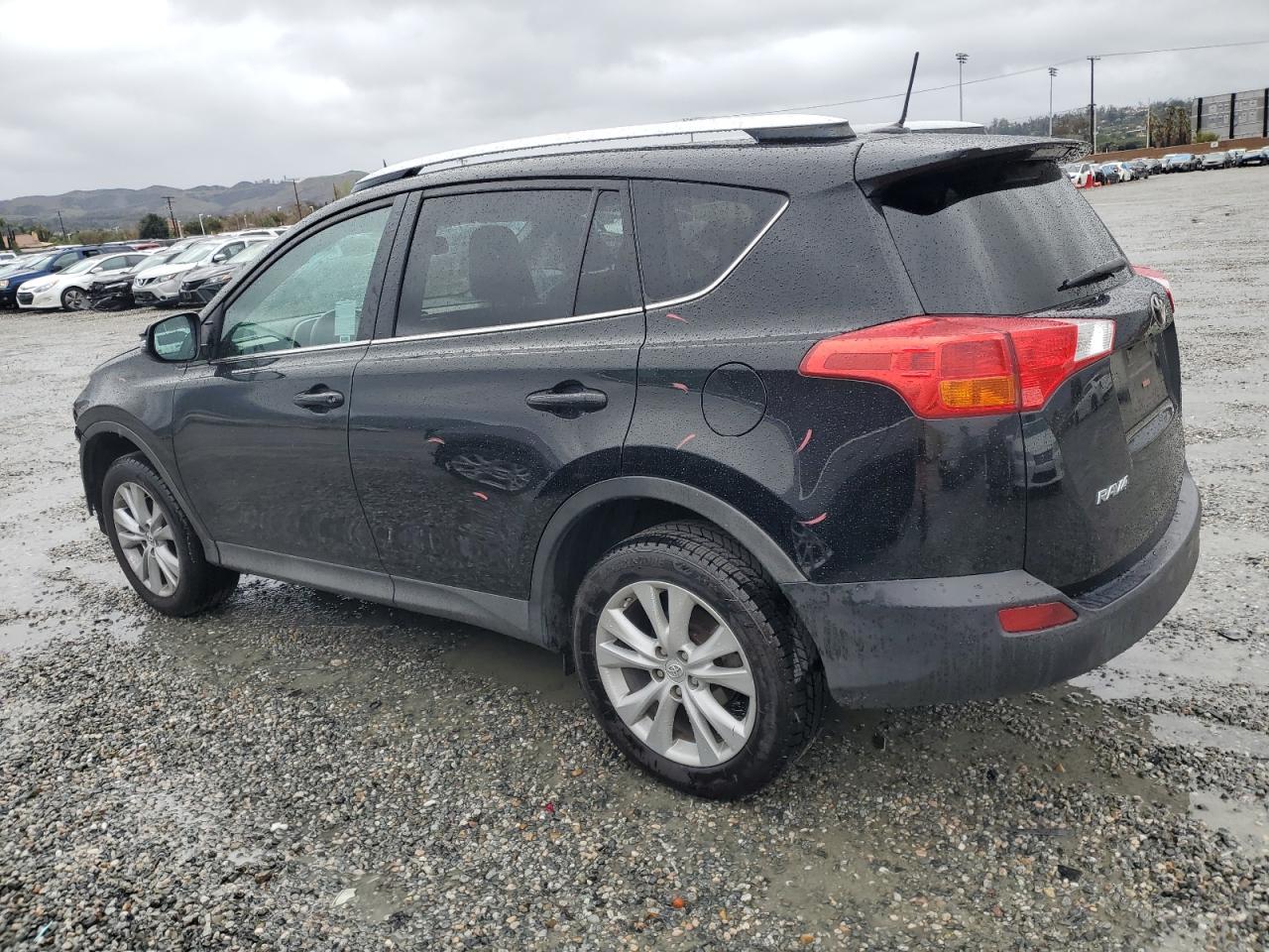 2015 Toyota RAV 4 - Image 2