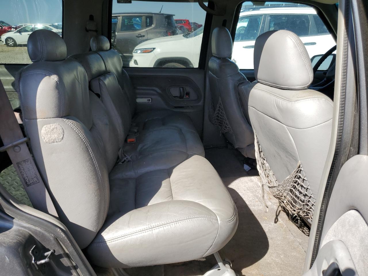 1999 GMC Yukon - Image 11