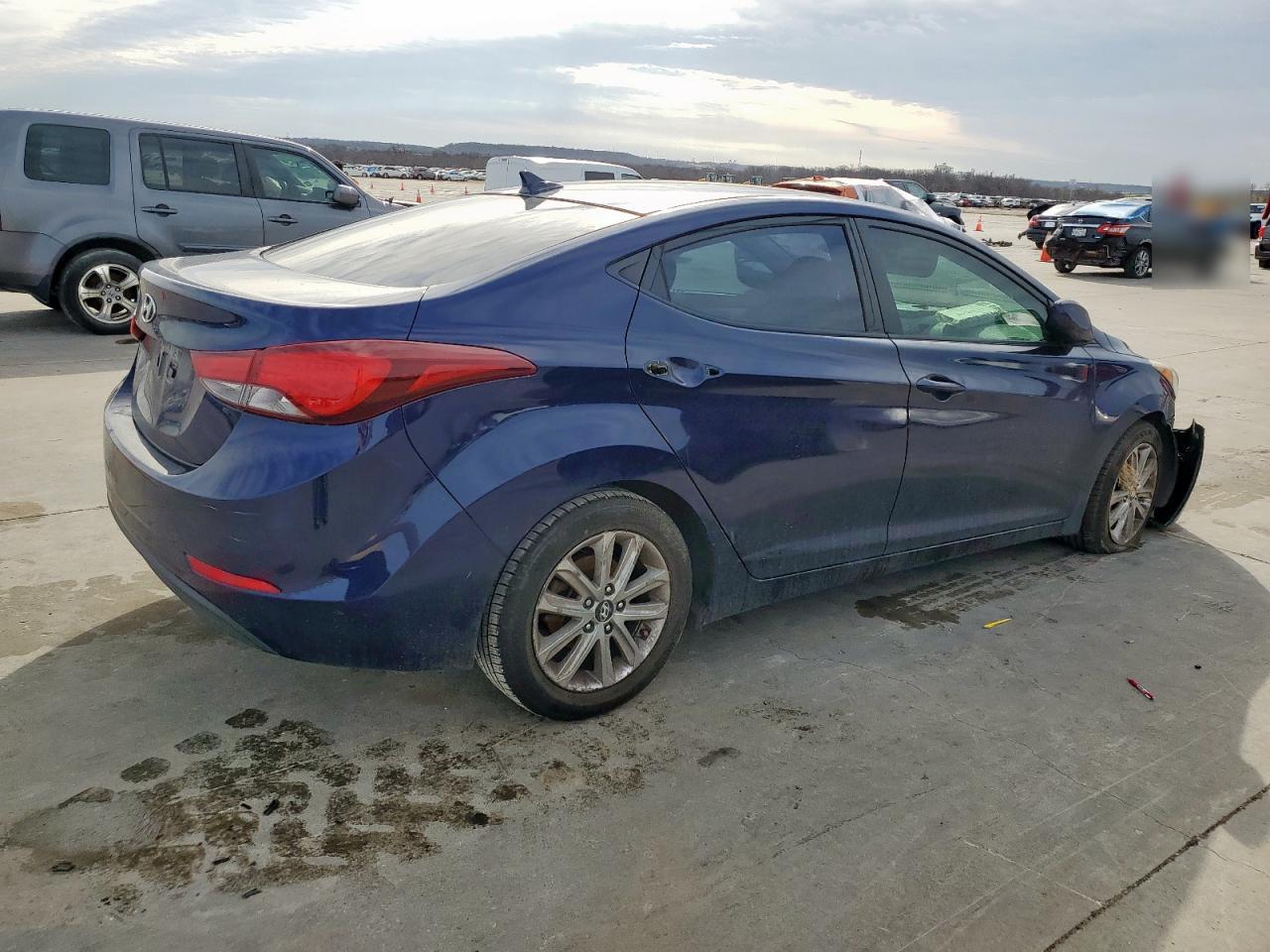 2014 Hyundai Elantra - Image 3
