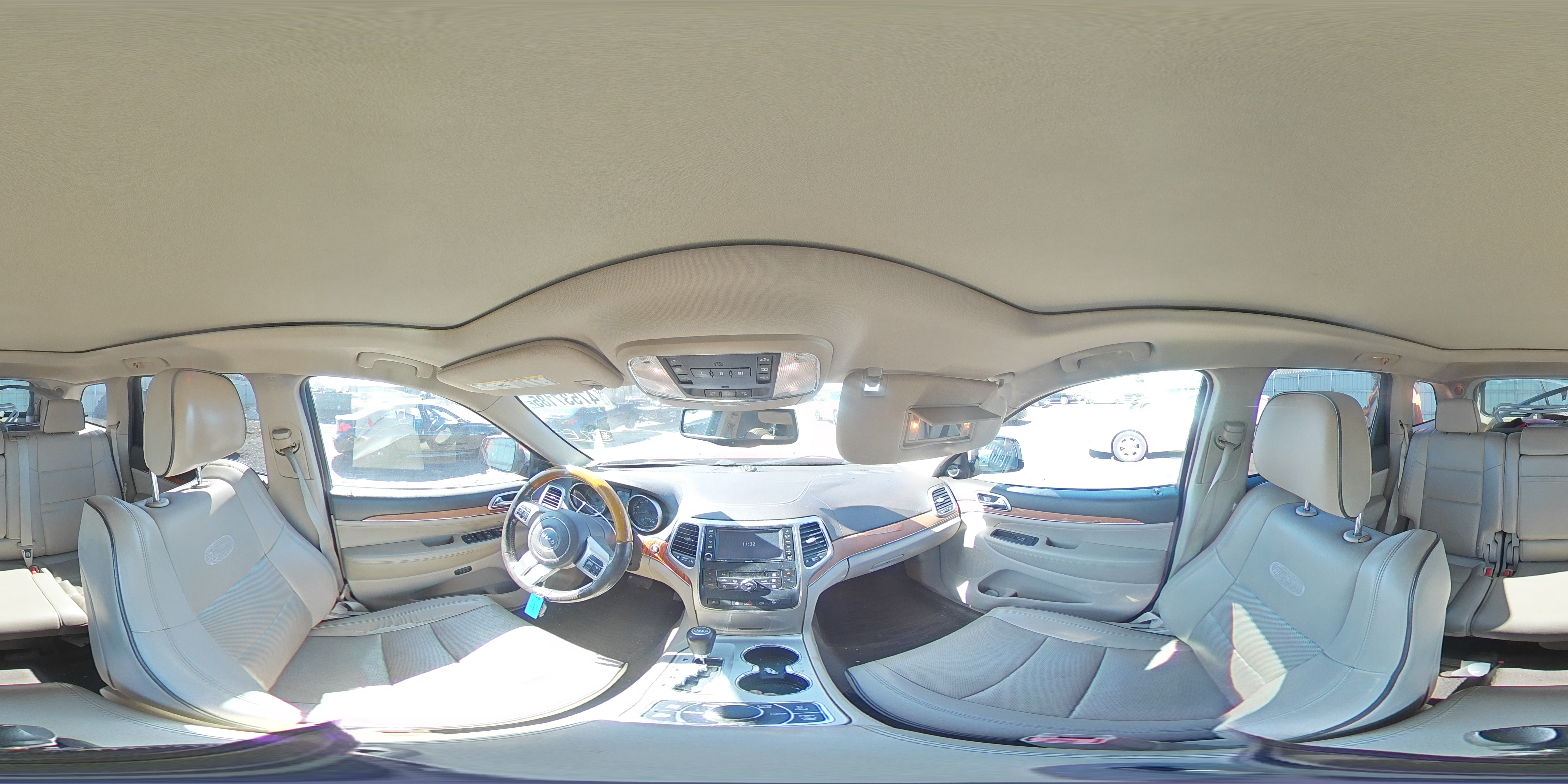 2011 Jeep Grand Cherokee - Image 13