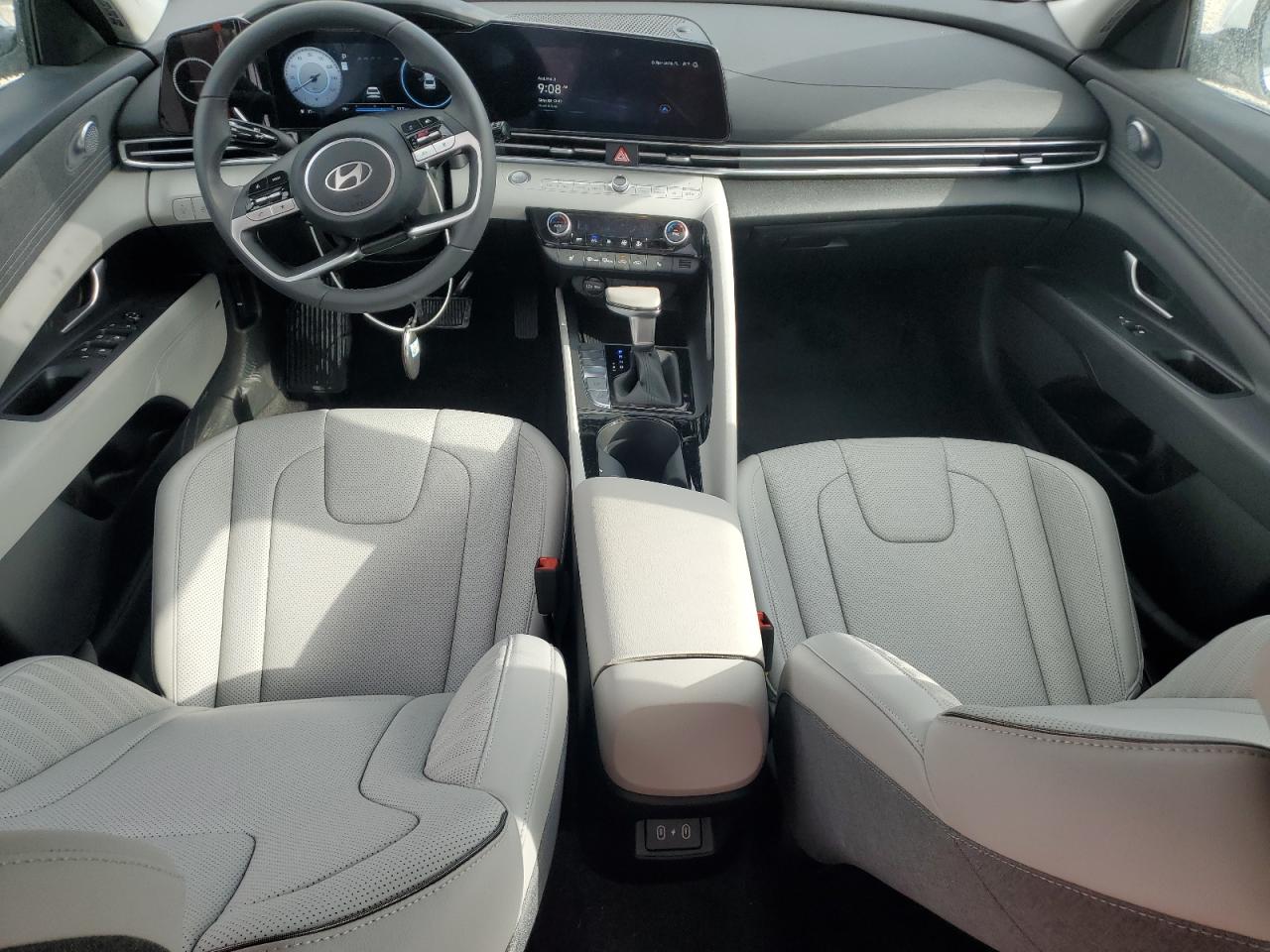 2024 Hyundai Elantra - Image 8