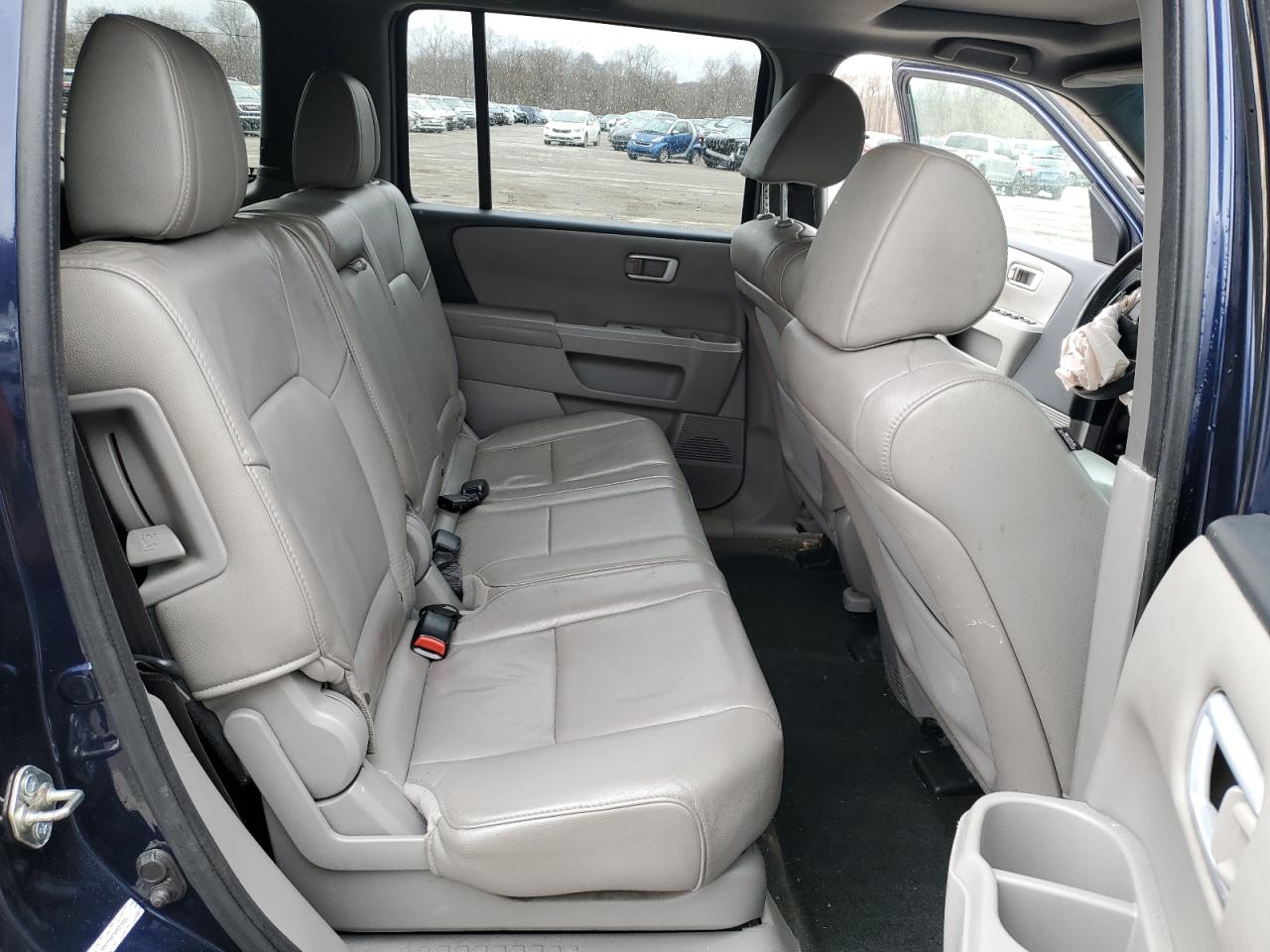 2015 Honda Pilot - Image 11