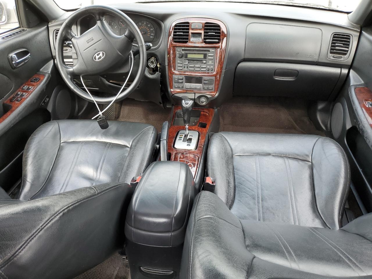 2004 Hyundai Sonata - Image 8