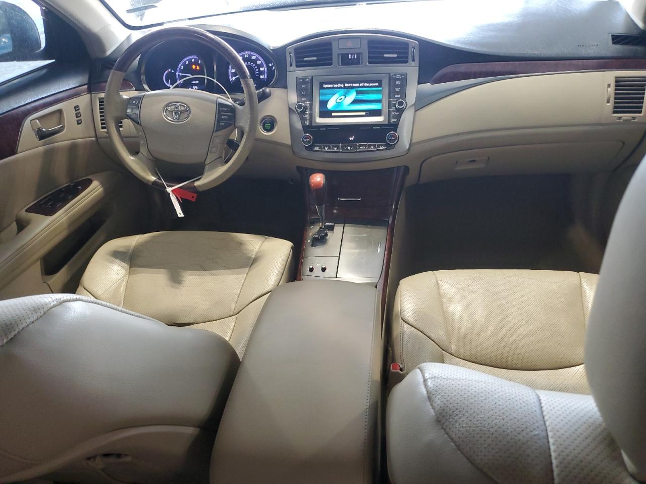 2011 Toyota Avalon - Image 8