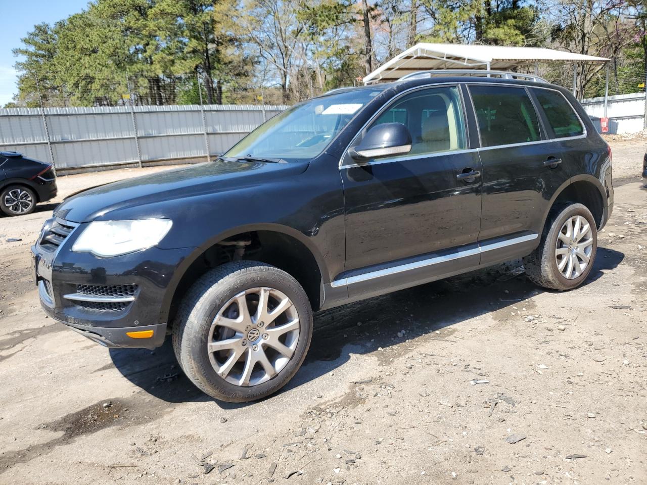 2010 Volkswagen Touareg V6 for Sale in Austell, GA - Front End