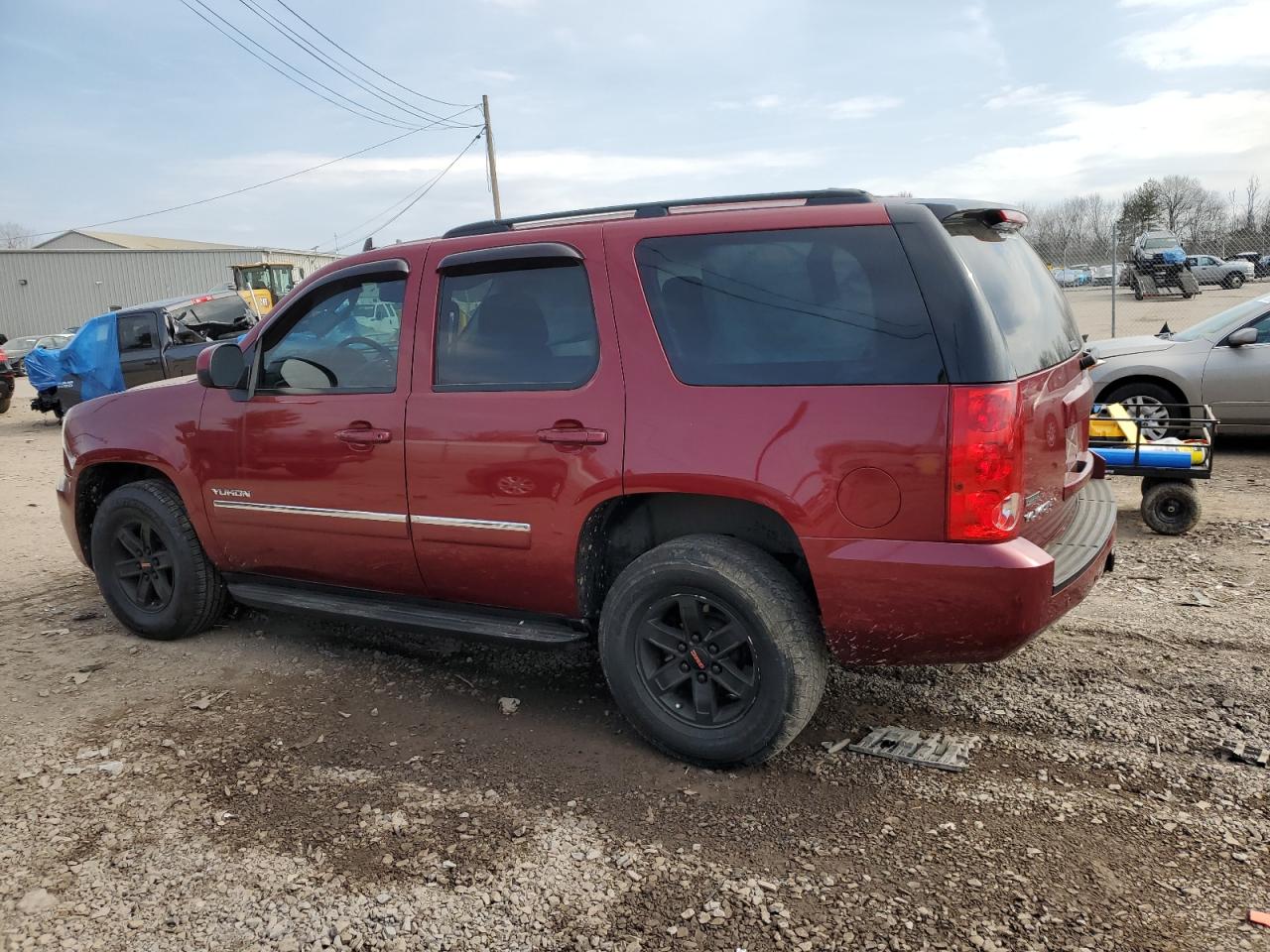 2011 GMC Yukon - Image 2