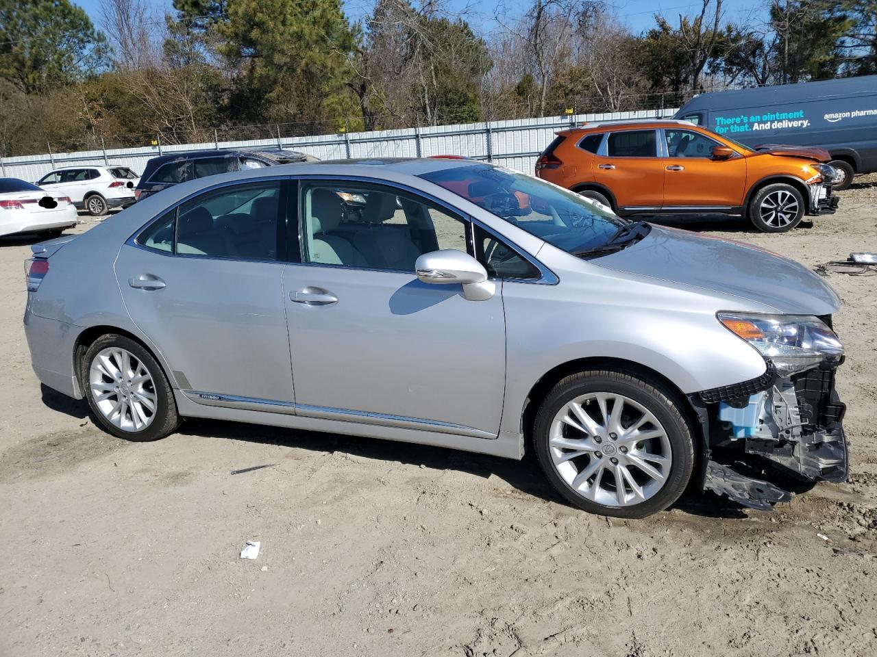 2010 Lexus HS - Image 4