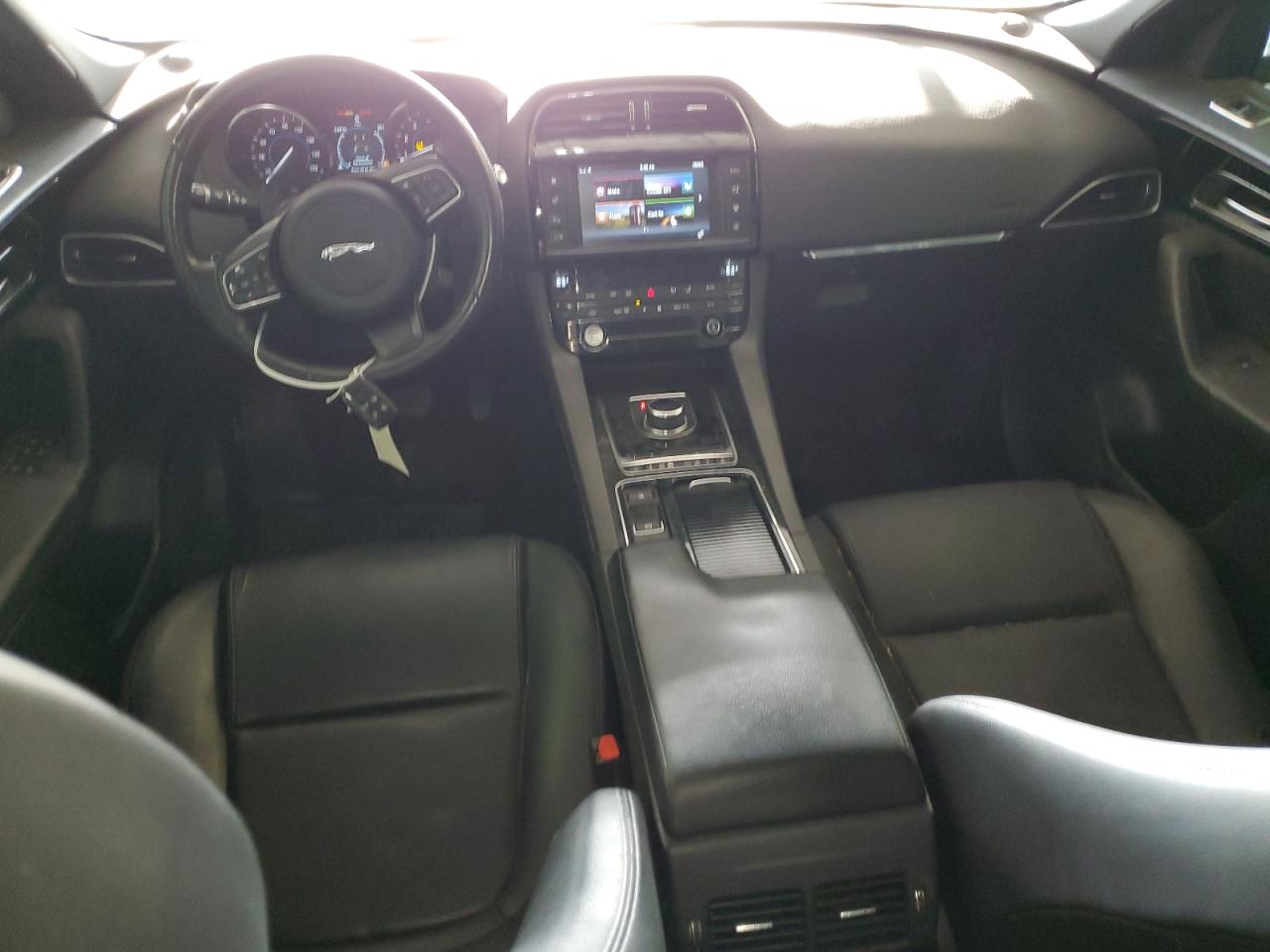 2018 Jaguar F-Pace - Image 8