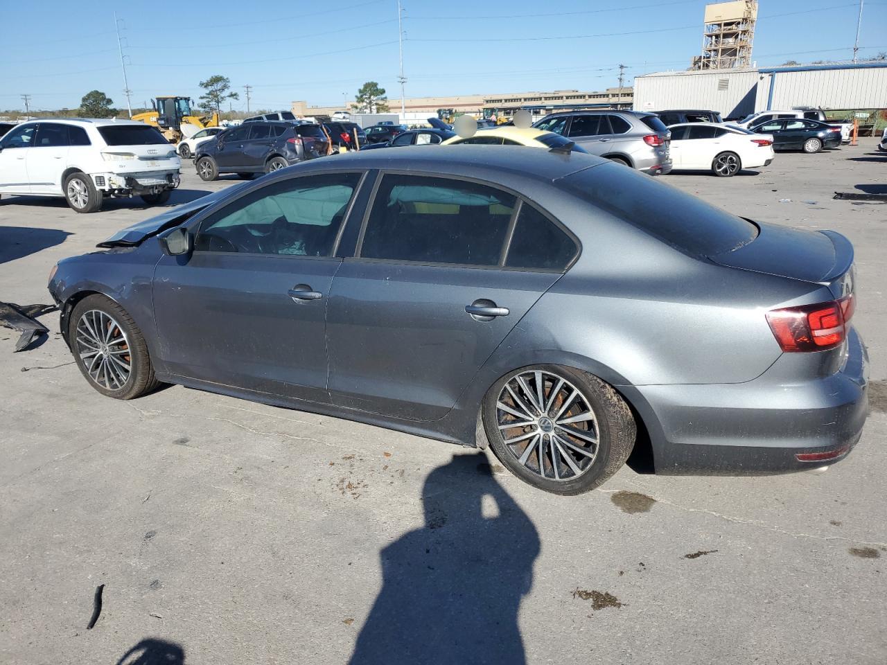 2016 Volkswagen Jetta - Image 2