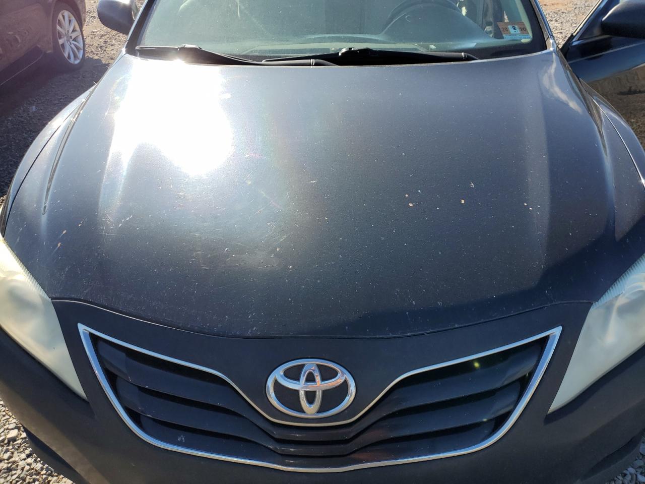 2010 Toyota Camry - Image 11