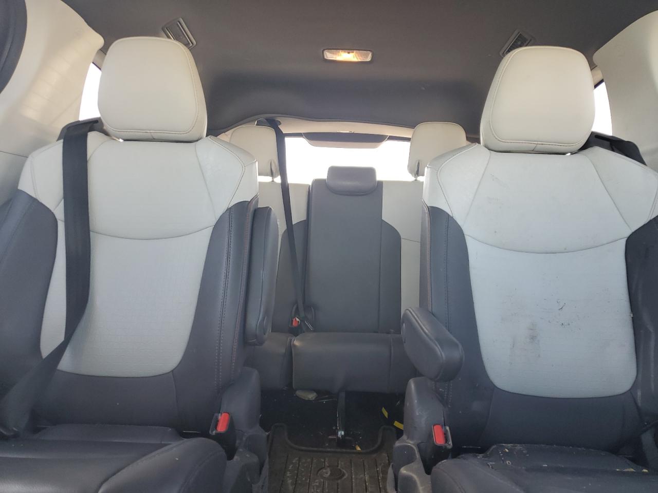 2021 Toyota Sienna - Image 10