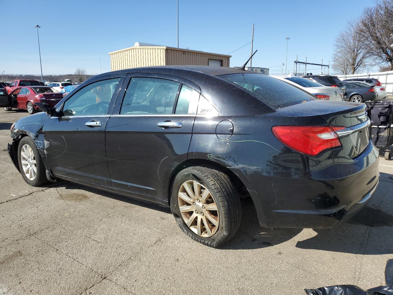 2013 Chrysler 200 - Image 2