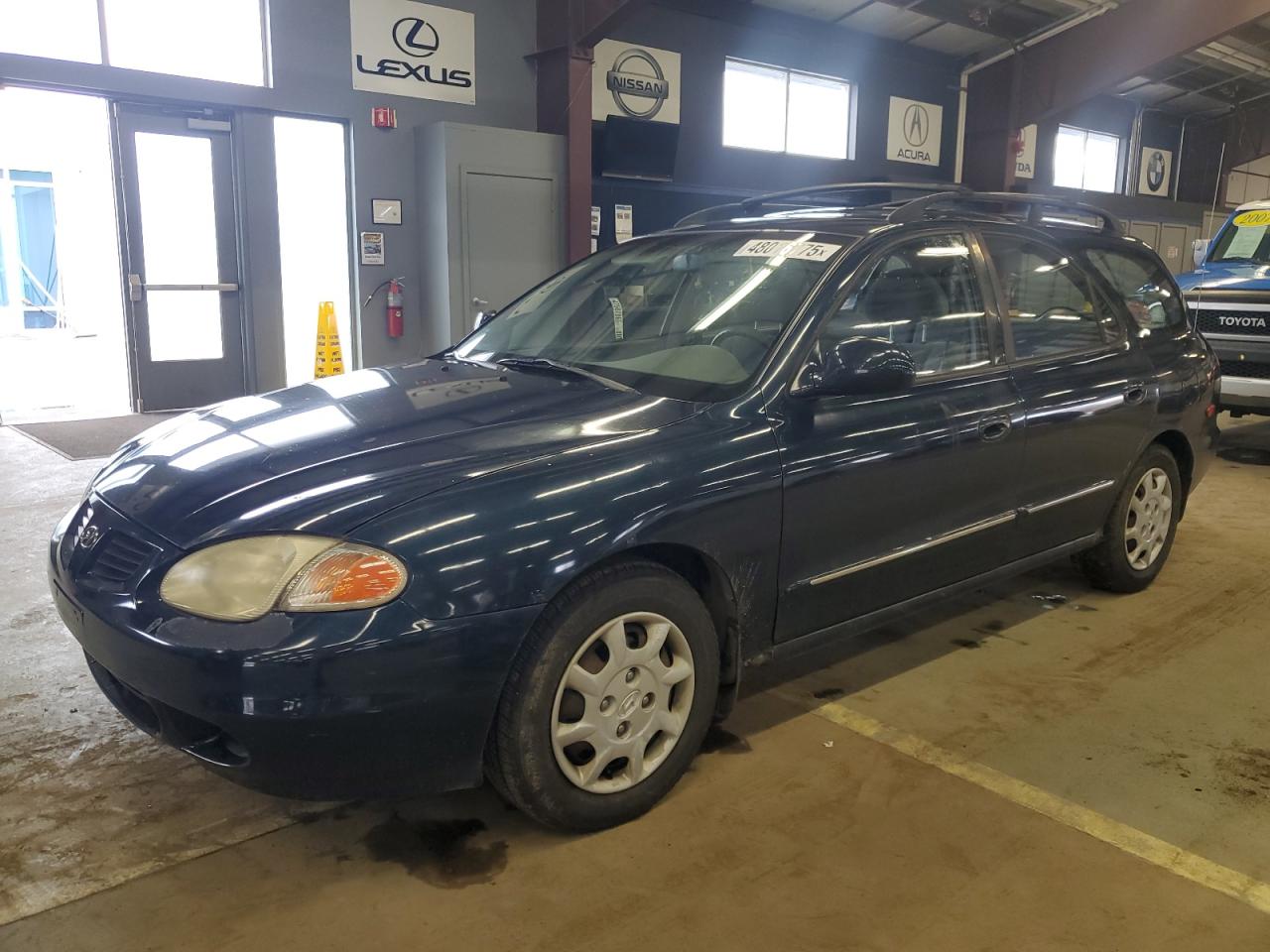 2000 Hyundai Elantra Gls for Sale in East Granby, CT - Rear End