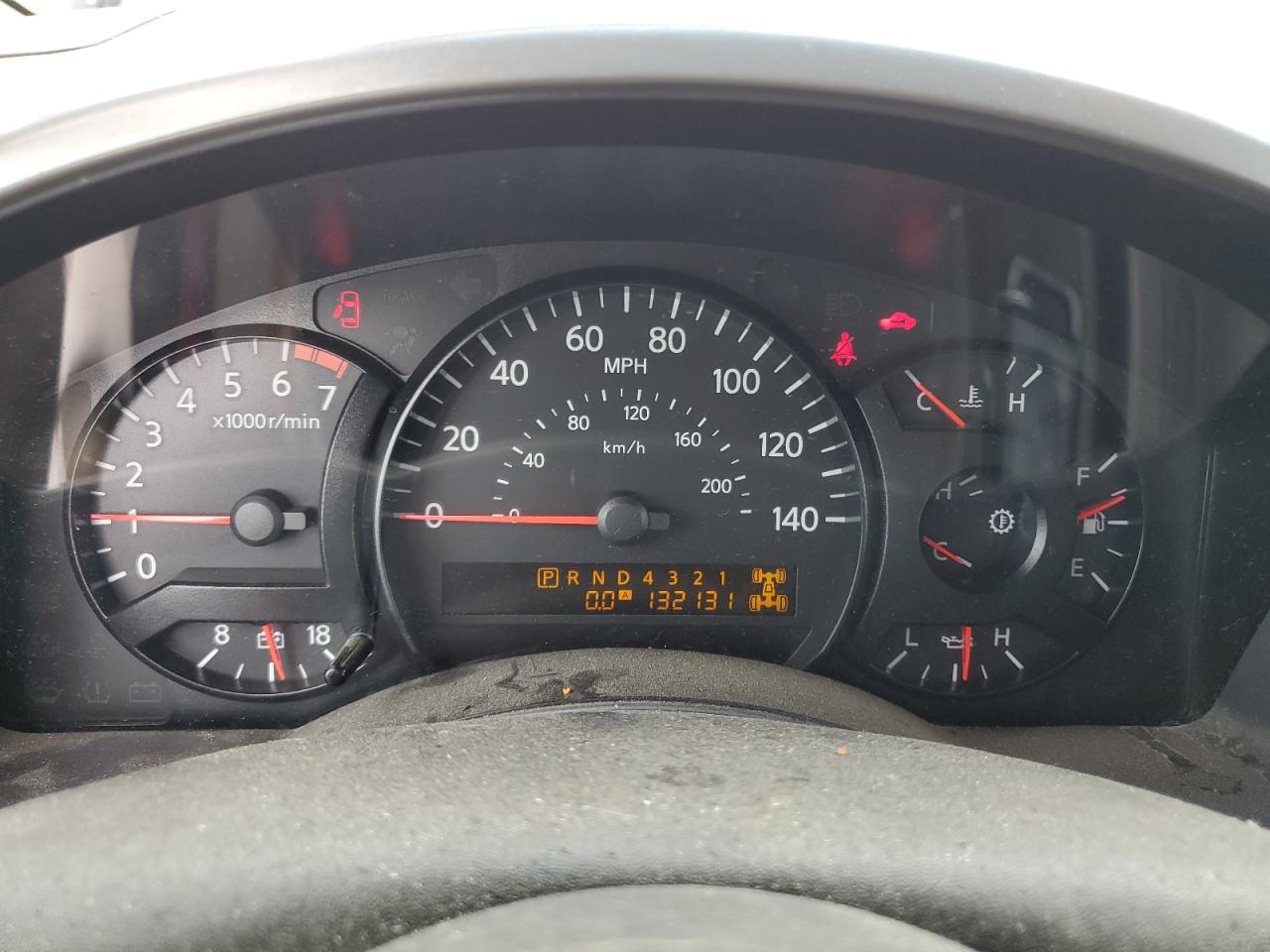 2004 Nissan Titan - Image 9