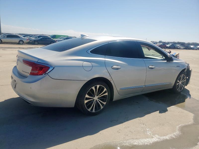  BUICK LACROSSE 2017 Srebrny